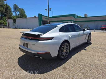 2025 Porsche Panamera 4 – miniatura 3