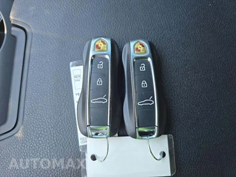 2025 Porsche Panamera 4 – miniatura 8
