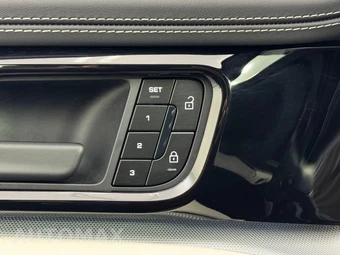 2025 Porsche Panamera 4S E-Hybrid - miniatura 15