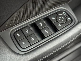 2025 Porsche Panamera - miniatura 16