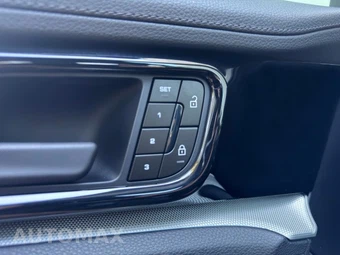 2025 Porsche Panamera - miniatura 16