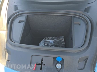 2025 Porsche Taycan 4S - miniatura 15
