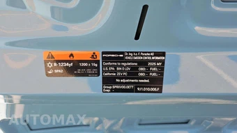 2025 Porsche Taycan 4S - miniatura 18