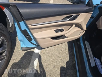 2025 Porsche Taycan 4S - miniatura 9