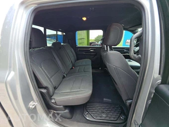 2025 Ram 1500 Big Horn Crew Cab Short Bed - miniatura 16