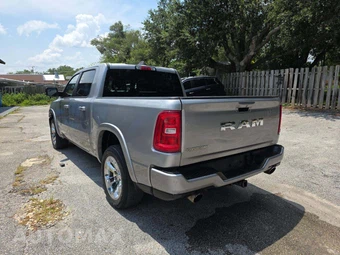 2025 Ram 1500 Big Horn Crew Cab Short Bed - miniatura 2