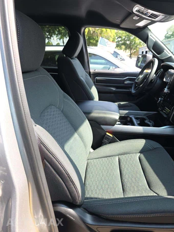 2025 Ram 1500 Big Horn Crew Cab Short Bed - miniatura 18