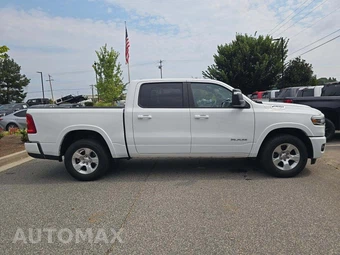 2025 Ram 1500 Big Horn Crew Cab Short Bed - miniatura 4
