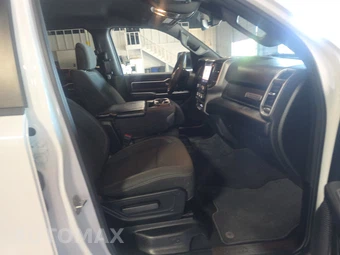 2025 Ram 1500 Big Horn Crew Cab Short Bed - miniatura 14