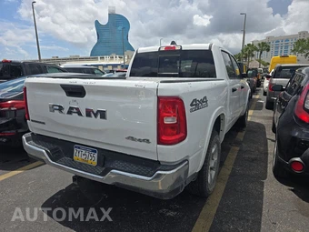 2025 Ram 1500 Big Horn Crew Cab Short Bed - miniatura 4
