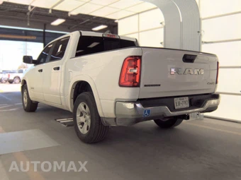 2025 Ram 1500 Big Horn Crew Cab Short Bed - miniatura 2