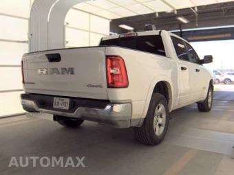 2025 Ram 1500 Big Horn Crew Cab Short Bed - miniatura 4