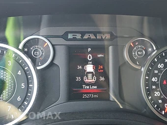 2025 Ram 1500 Big Horn Crew Cab Short Bed - miniatura 8