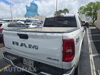 2025 Ram 1500 Big Horn Crew Cab Short Bed - miniatura 4