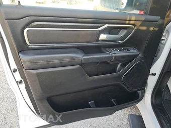 2025 Ram 1500 Big Horn Crew Cab Short Bed - miniatura 9