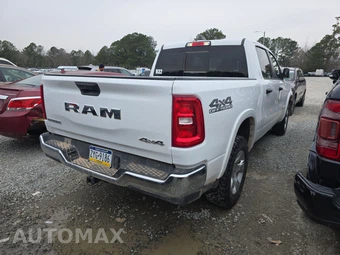 2025 Ram 1500 Big Horn Crew Cab Short Bed - miniatura 4