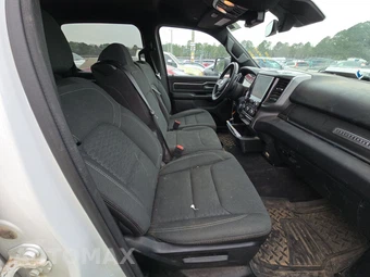 2025 Ram 1500 Big Horn Crew Cab Short Bed - miniatura 8