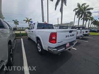 2025 Ram 1500 Big Horn Crew Cab Short Bed - miniatura 2