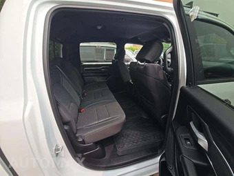 2025 Ram 1500 Big Horn Crew Cab Short Bed - miniatura 16