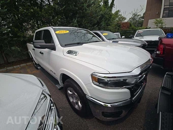 2025 Ram 1500 Big Horn Crew Cab Short Bed - miniatura 4