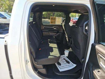 2025 Ram 1500 Big Horn Crew Cab Short Bed - miniatura 16