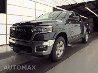 2025 Ram 1500 Big Horn Crew Cab Short Bed - samochód z USA z aukcji Manheim, oferta Kup Teraz w AUTOMAX