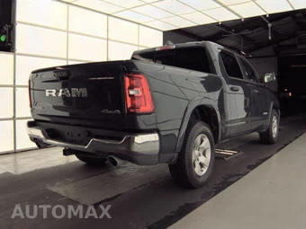 2025 Ram 1500 Big Horn Crew Cab Short Bed - miniatura 4