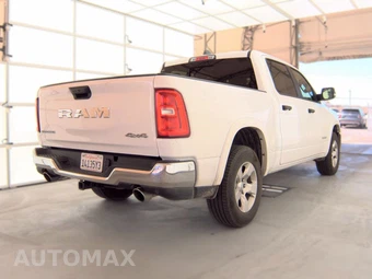 2025 Ram 1500 Big Horn Crew Cab Short Bed - miniatura 4