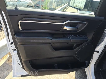 2025 Ram 1500 Big Horn Crew Cab Short Bed - miniatura 9