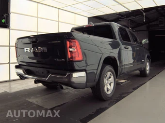 2025 Ram 1500 Big Horn Crew Cab Short Bed - miniatura 4