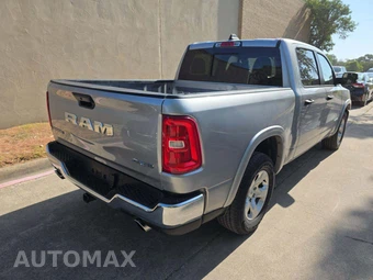 2025 Ram 1500 Big Horn Crew Cab Short Bed - miniatura 3