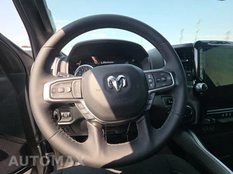 2025 Ram 1500 Big Horn Crew Cab Short Bed - miniatura 10