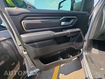 2025 Ram 1500 Big Horn Crew Cab Short Bed - miniatura 9