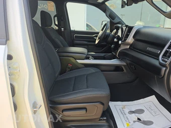 2025 Ram 1500 Big Horn Crew Cab Short Bed - miniatura 8