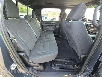 2025 Ram 1500 Big Horn Crew Cab Short Bed – miniatura 13