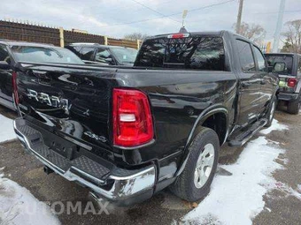 2025 Ram 1500 Big Horn Crew Cab Short Bed - miniatura 3