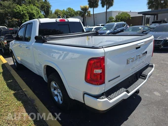 2025 Ram 1500 Big Horn Extended Cab Medium Bed - miniatura 2