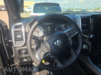 2025 Ram 1500 Laramie Crew Cab Medium Bed - miniatura 10