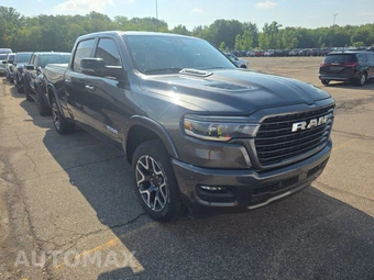 2025 Ram 1500 Laramie Crew Cab Medium Bed - miniatura 3