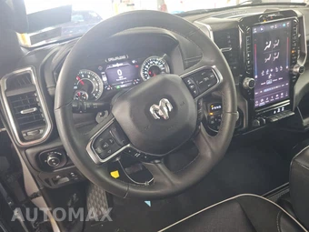 2025 Ram 1500 Laramie Crew Cab Medium Bed - miniatura 10