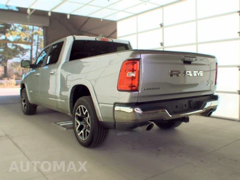 2025 Ram 1500 Laramie Crew Cab Medium Bed - miniatura 6