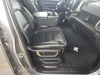 2025 Ram 1500 Laramie Crew Cab Medium Bed - miniatura 8