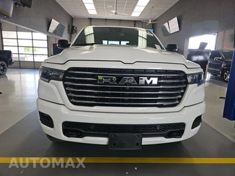 2025 Ram 1500 Laramie Crew Cab Short Bed - miniatura 2