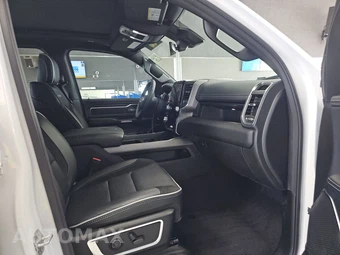 2025 Ram 1500 Laramie Crew Cab Short Bed - miniatura 8