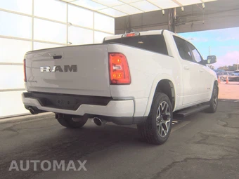 2025 Ram 1500 Laramie Crew Cab Short Bed - miniatura 4