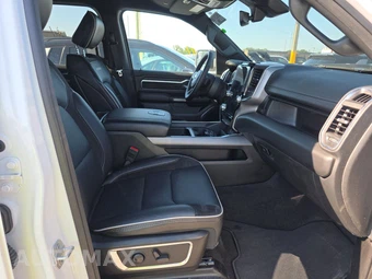 2025 Ram 1500 Laramie Crew Cab Short Bed - miniatura 8