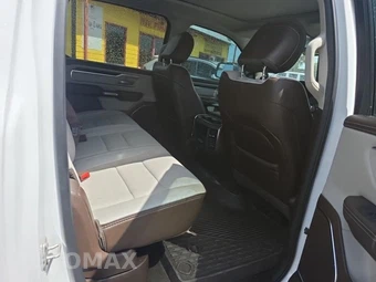 2025 Ram 1500 Laramie Crew Cab Short Bed - miniatura 22