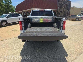 2025 Ram 1500 Laramie Crew Cab Short Bed - miniatura 14