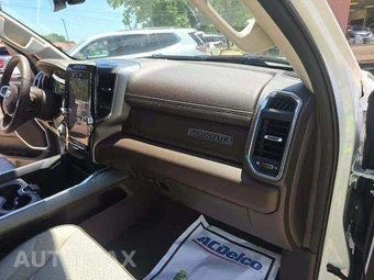 2025 Ram 1500 Laramie Crew Cab Short Bed - miniatura 19