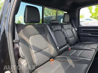 2025 Ram 1500 Laramie Crew Cab Short Bed - miniatura 16